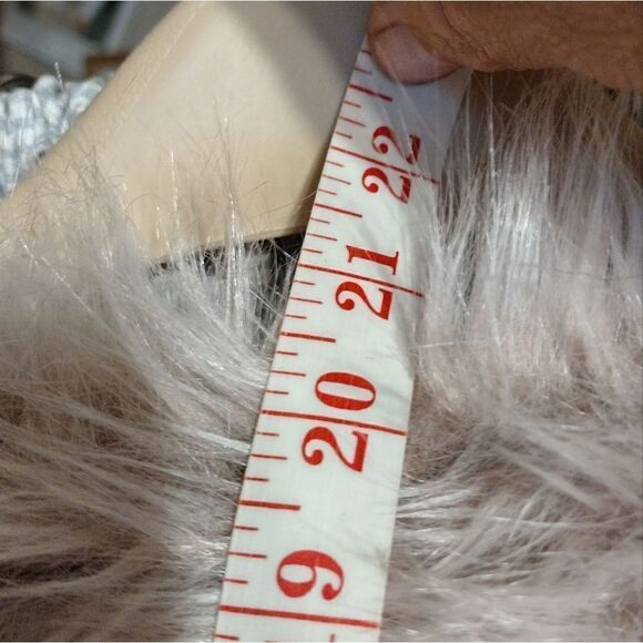 Cherokee faux fur vest - Picture 7 of 7